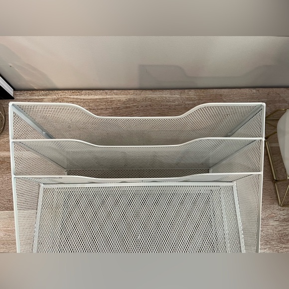 Wire Mesh Organizer - Picture 4 of 13